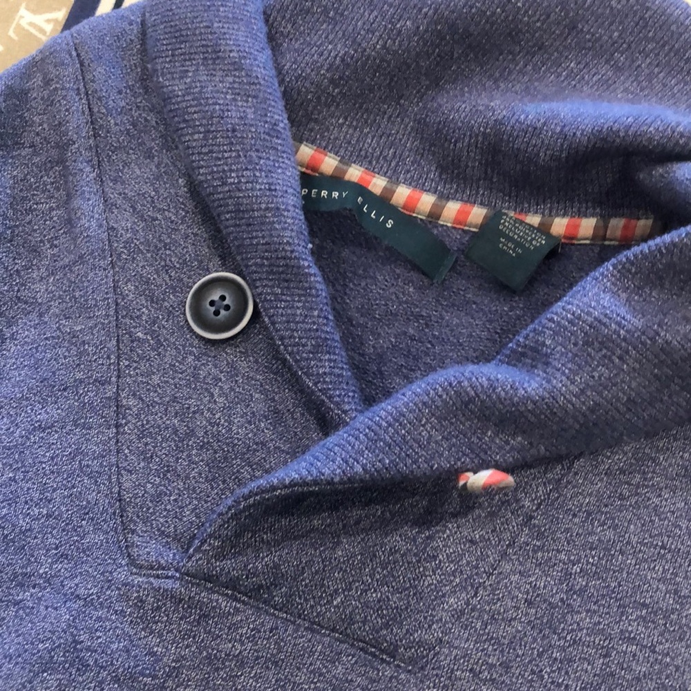 Perry Ellis sweater - Picture 3 of 6